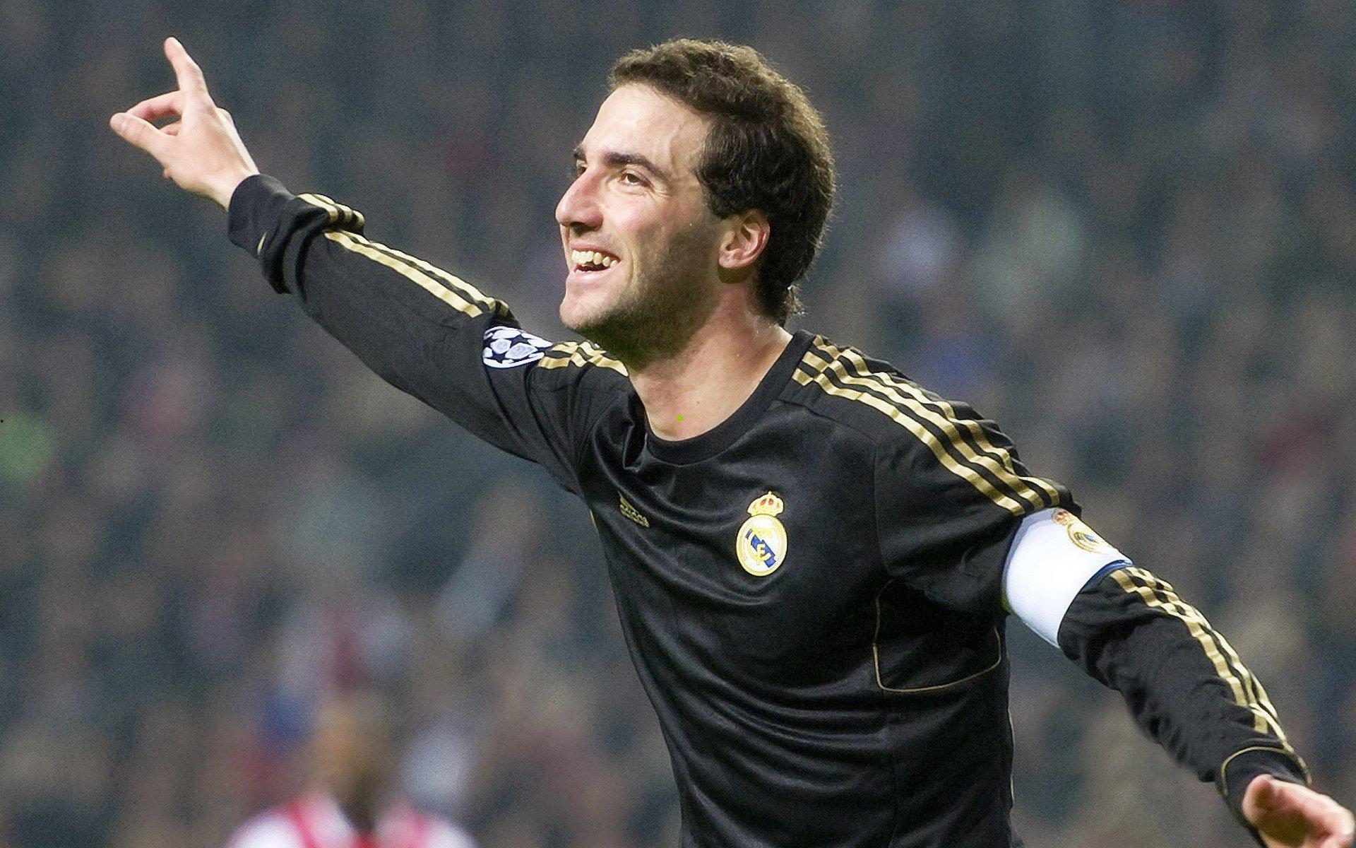 前国脚王霄或将执掌青岛红狮，俱乐部体育总监一职迎来新变革